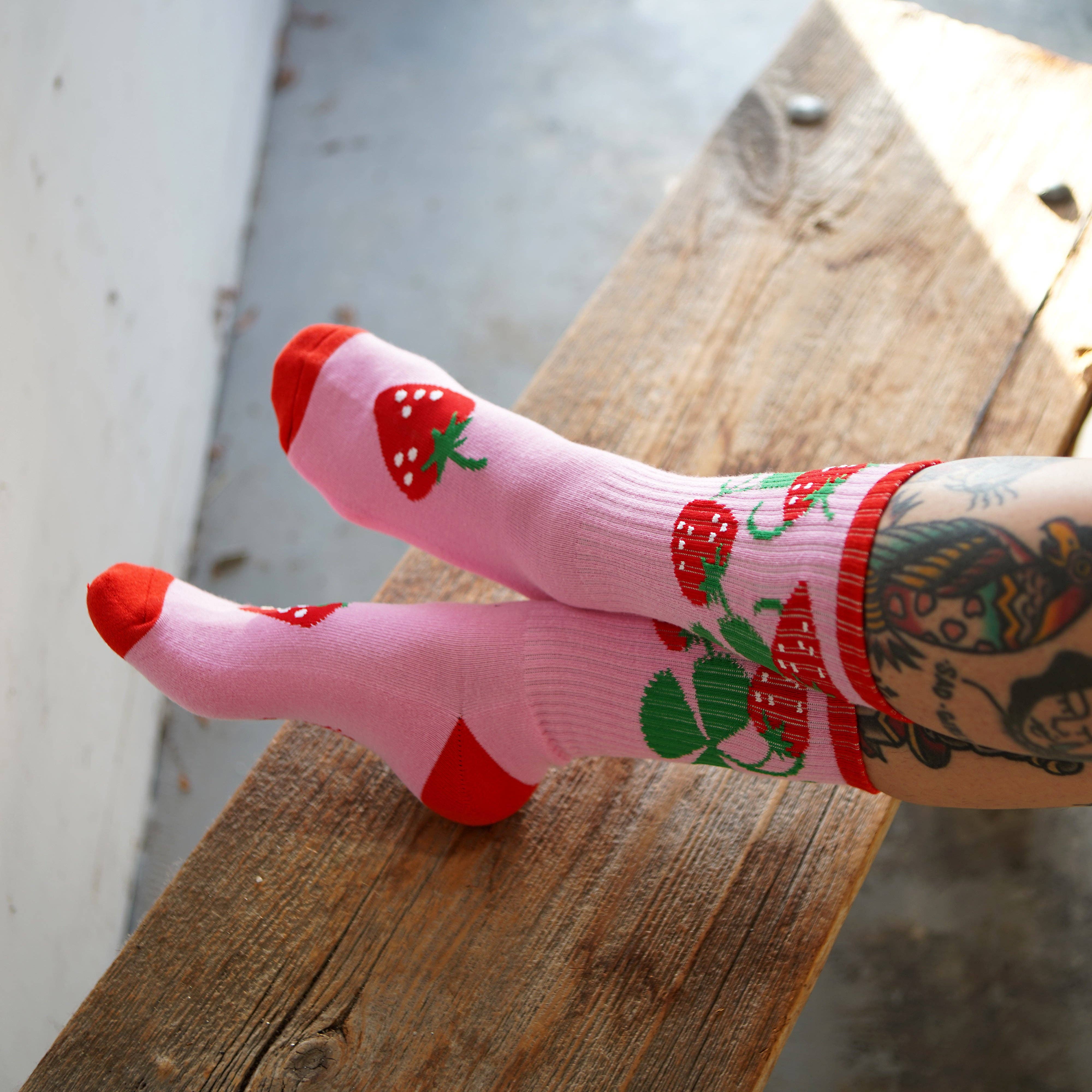 Stuntin Goods - Wholesale Socks - Unisex - Strawberry Socks1