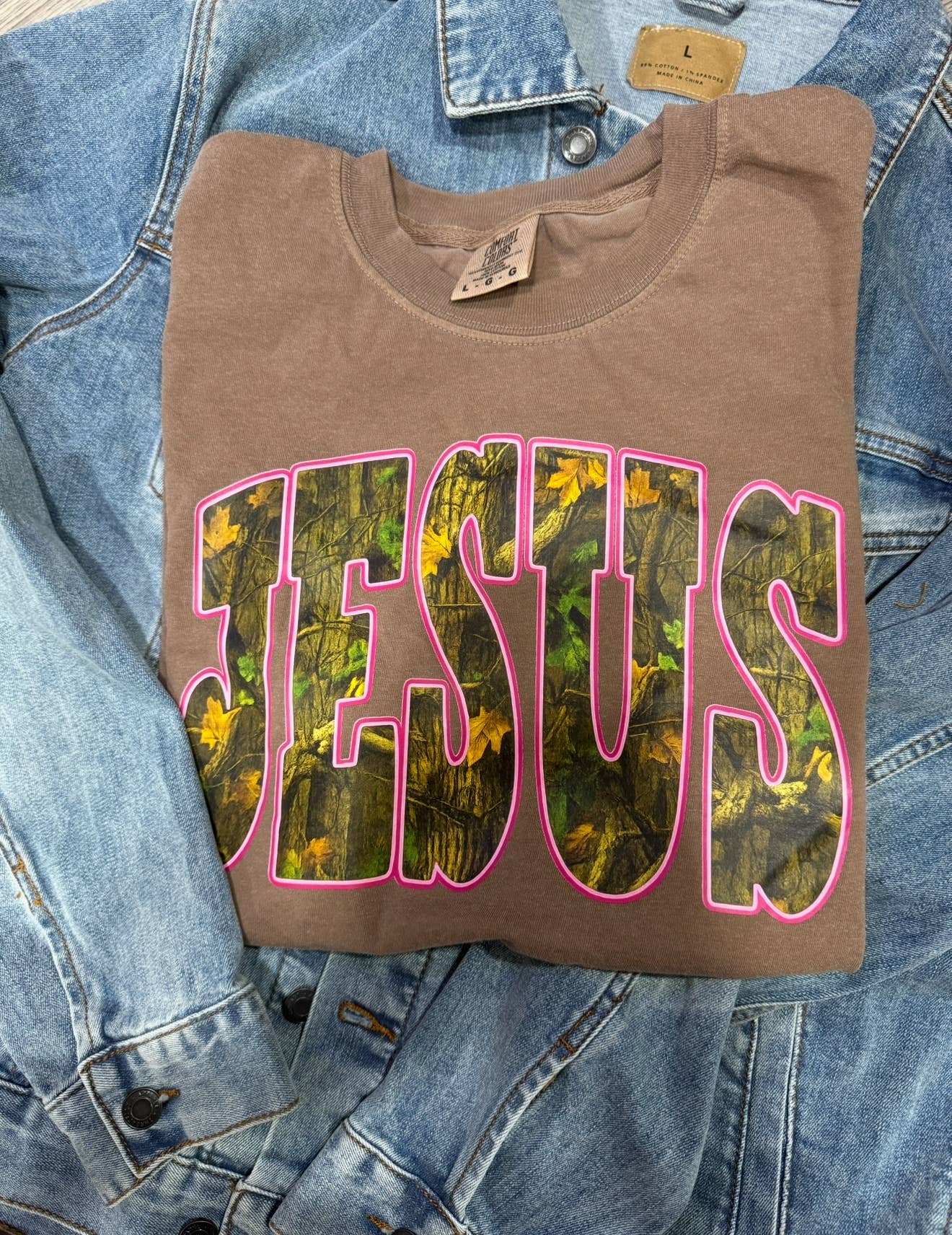 Southern Outlaw Hat Co. - Wholesale Screen Printed T-Shirt - Women's - JESUS cc tee0