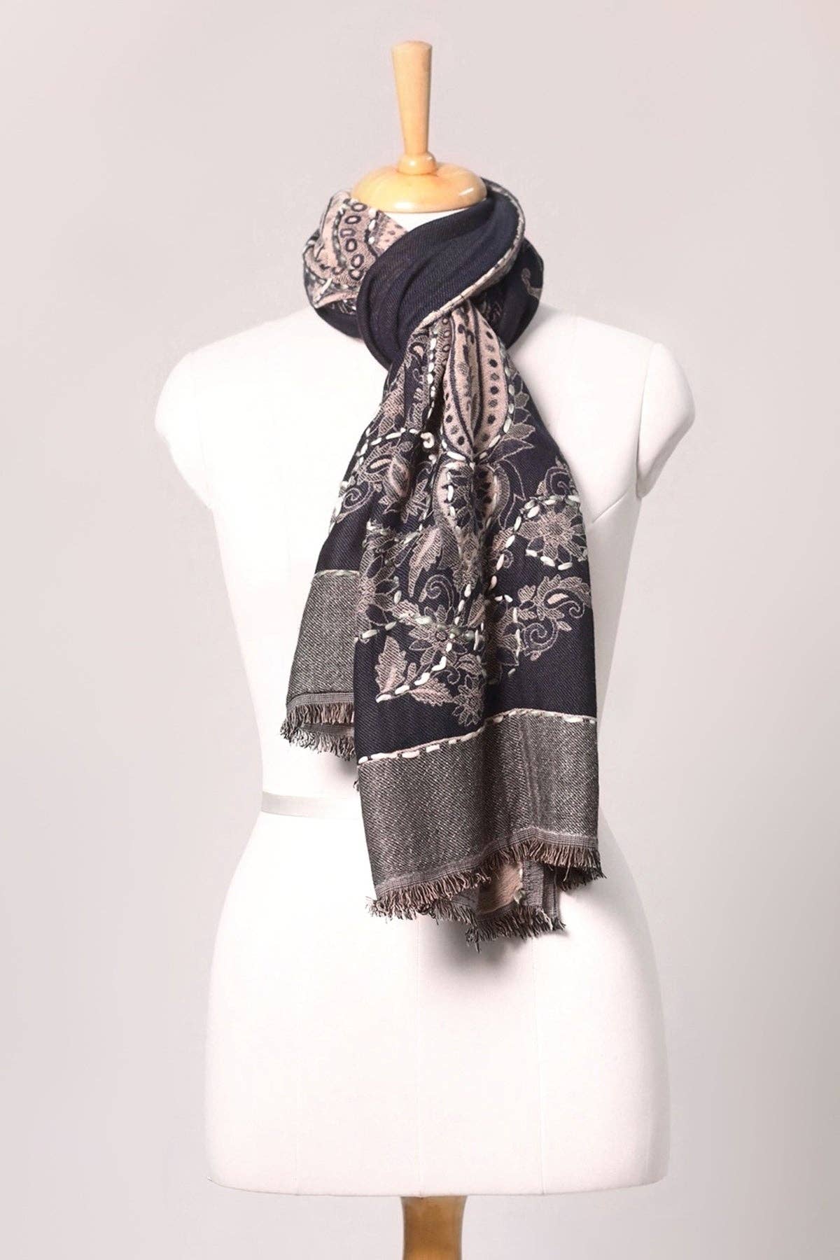 SVEZElife - Wholesale Scarf - Women's - Reversible Paisley Jacquard Cotton Viscose Scarf – Navy Ivory | SVEŽElife2