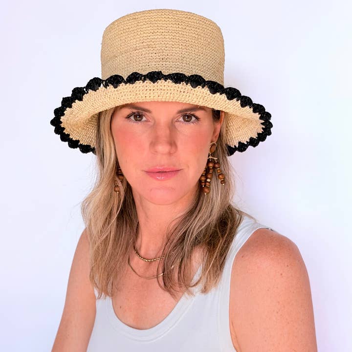 Fieno con Cappello a Secchiello Beau con Bordo Nero per la vendita all'ingrosso da parte di Baldiz