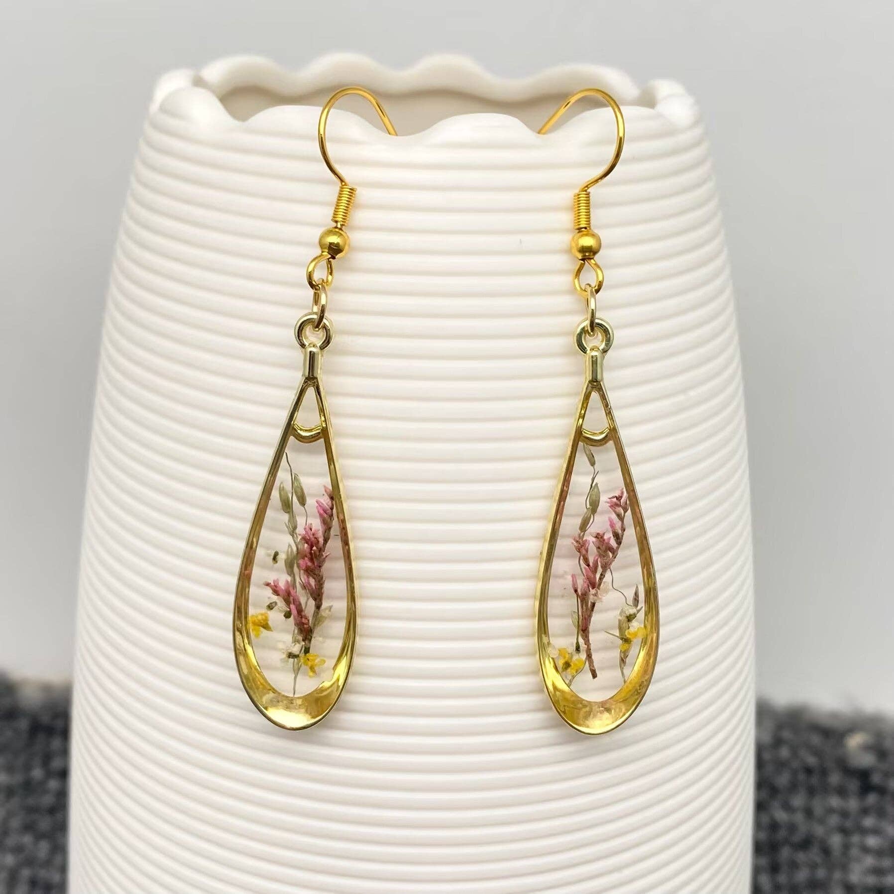 Mio Queena - Wholesale Dangle Earrings - Floral Drop Charm Pressed Dried Flowers Earrings - PDF0
