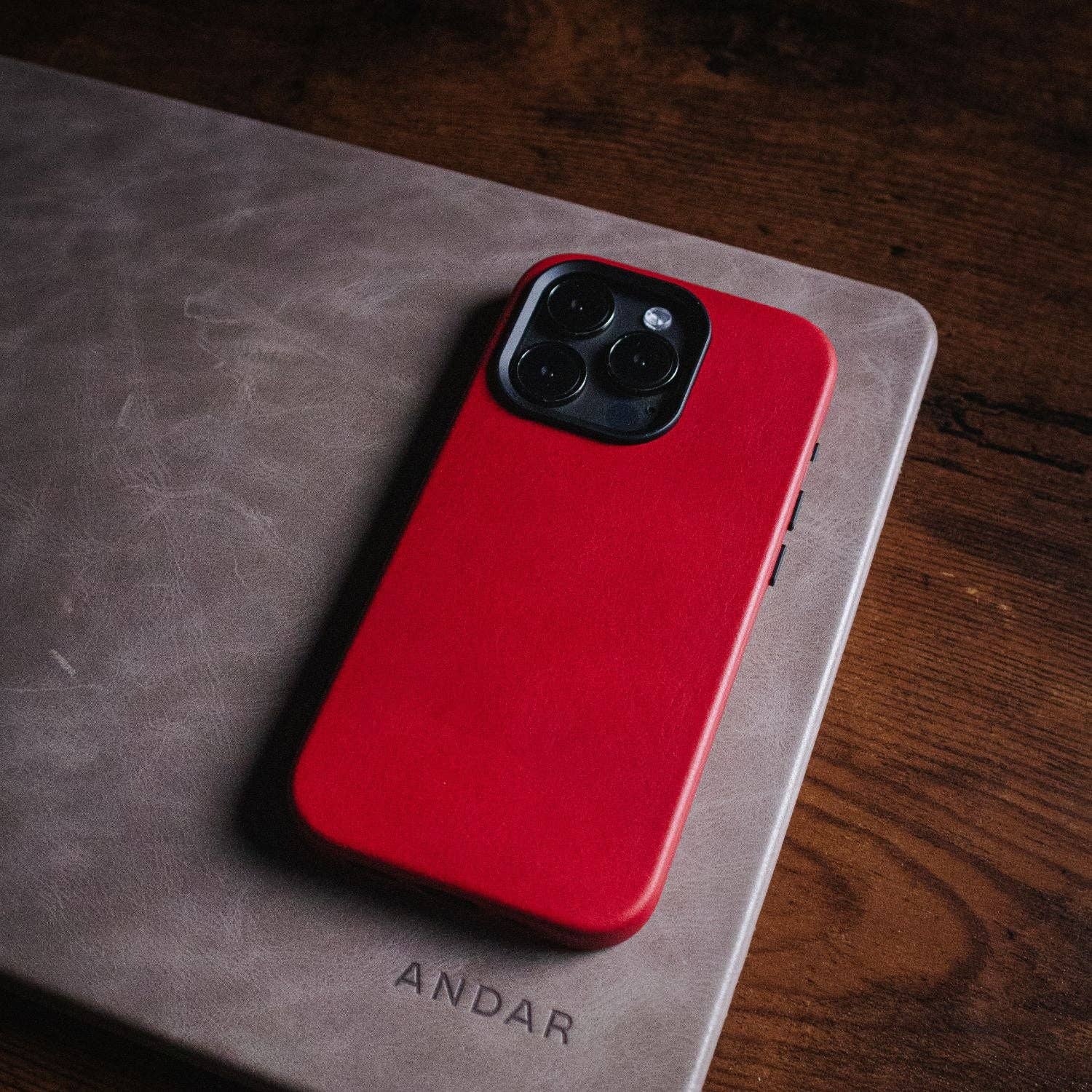 Andar - Wholesale Phone Case - Unisex - The Aspen Full Grain Leather iPhone Phone Case with MagSafe96