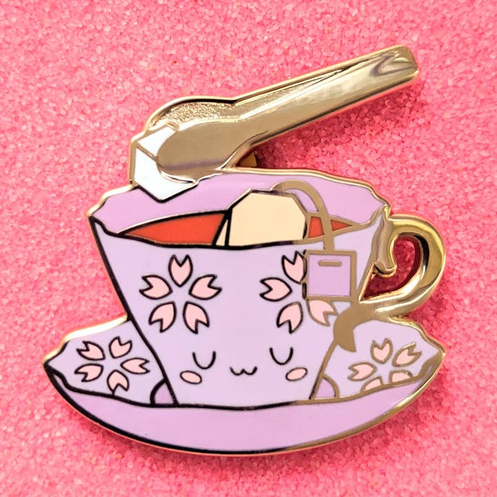 Badge à épinglette en émail dur English Breakfast Tea pour la vente par SmallRiniLady
