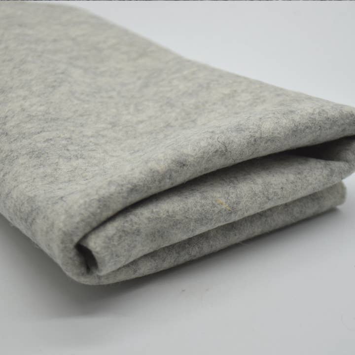 Tela de fieltro de lana 1mm de grosor gris claro natural 180cm para venta al por mayor de Oriental Direct Craft Supplies