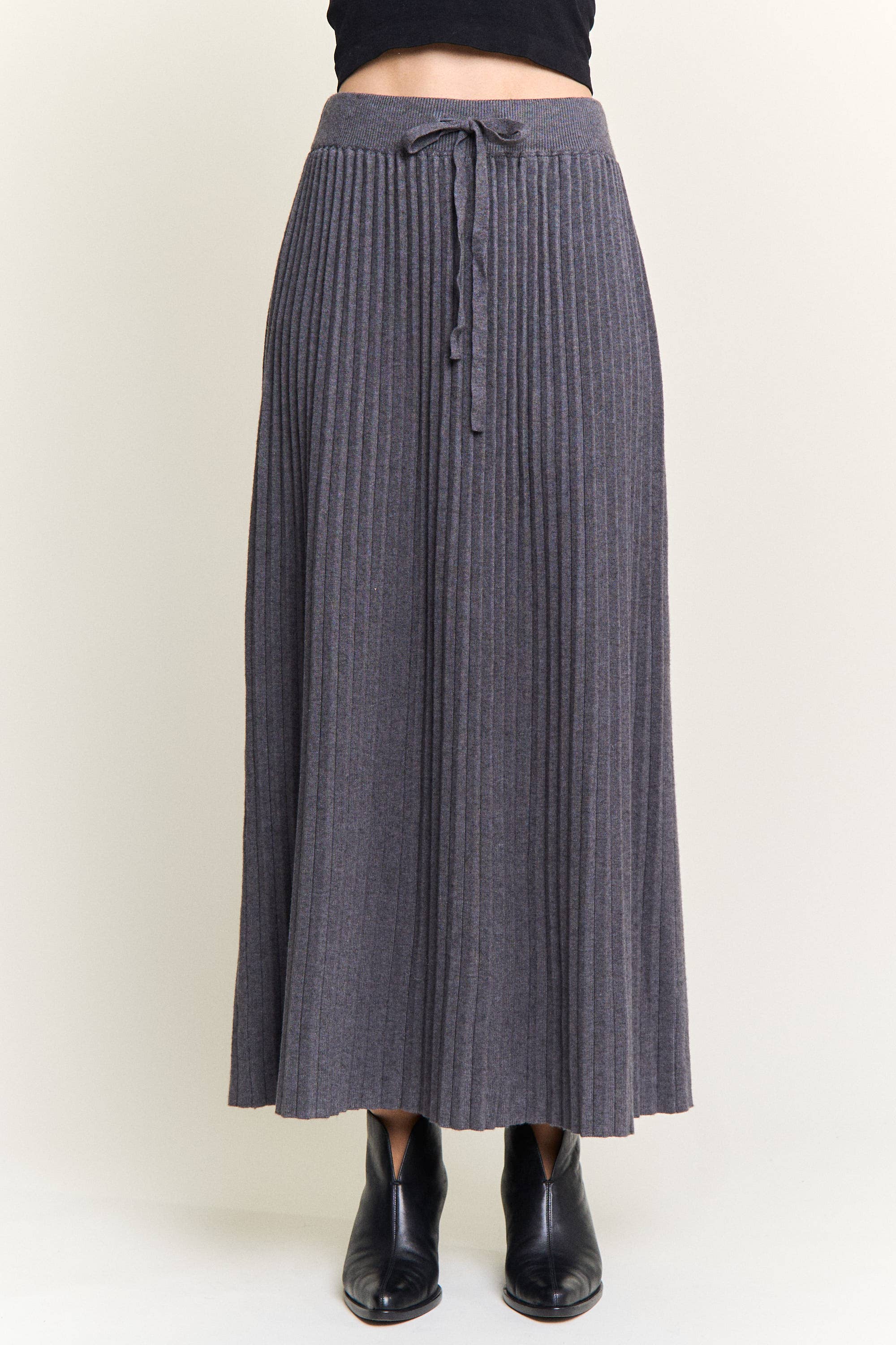 ADORA LA - Wholesale Skirt - Women's - CES4155 -RIBBED KNIT PLEATED MIDI SKIRT1