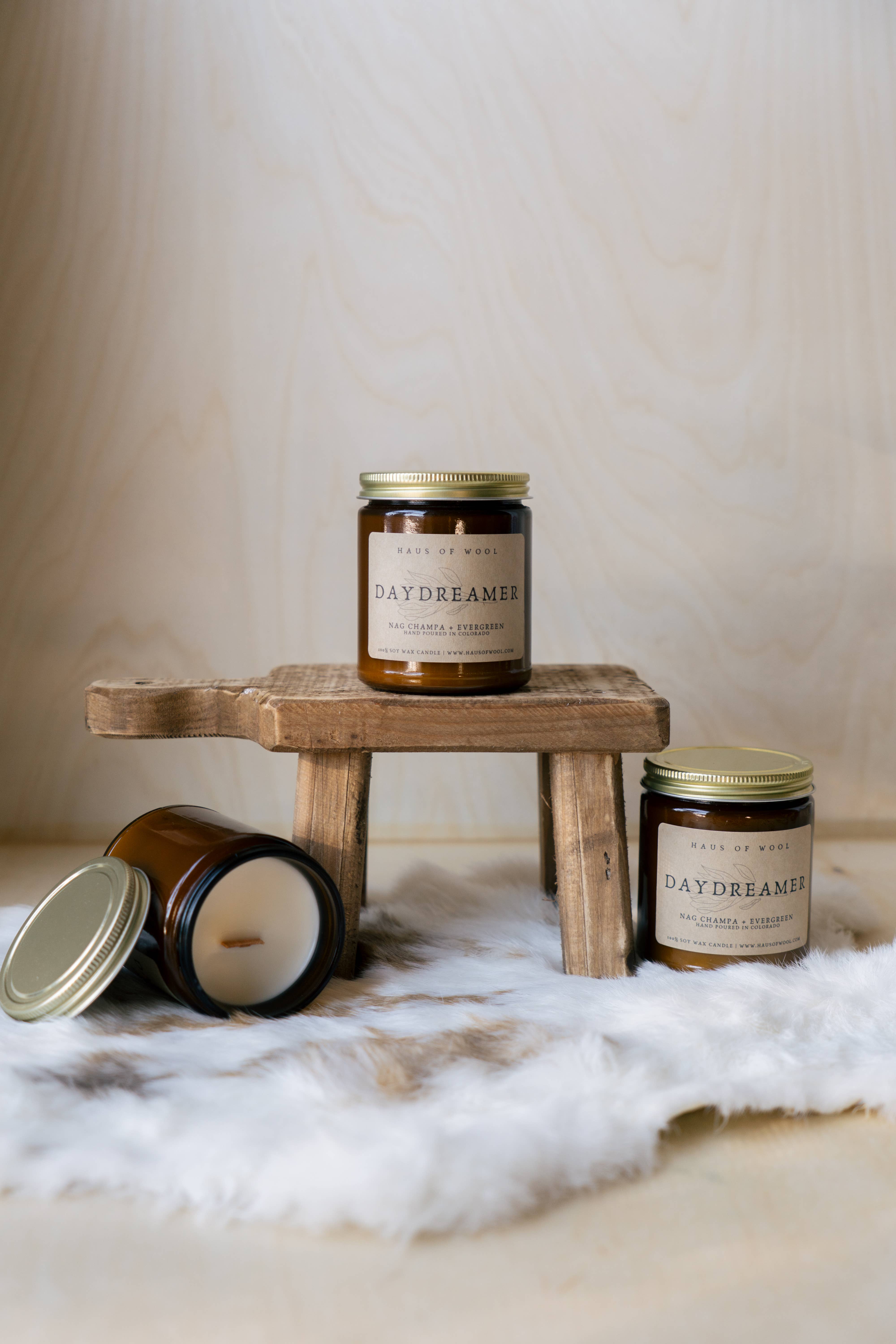 Haus of Wool - Venta al por mayor Velas en tarros - Vela de mecha de madera de cera de soja perenne Nag Champa +1