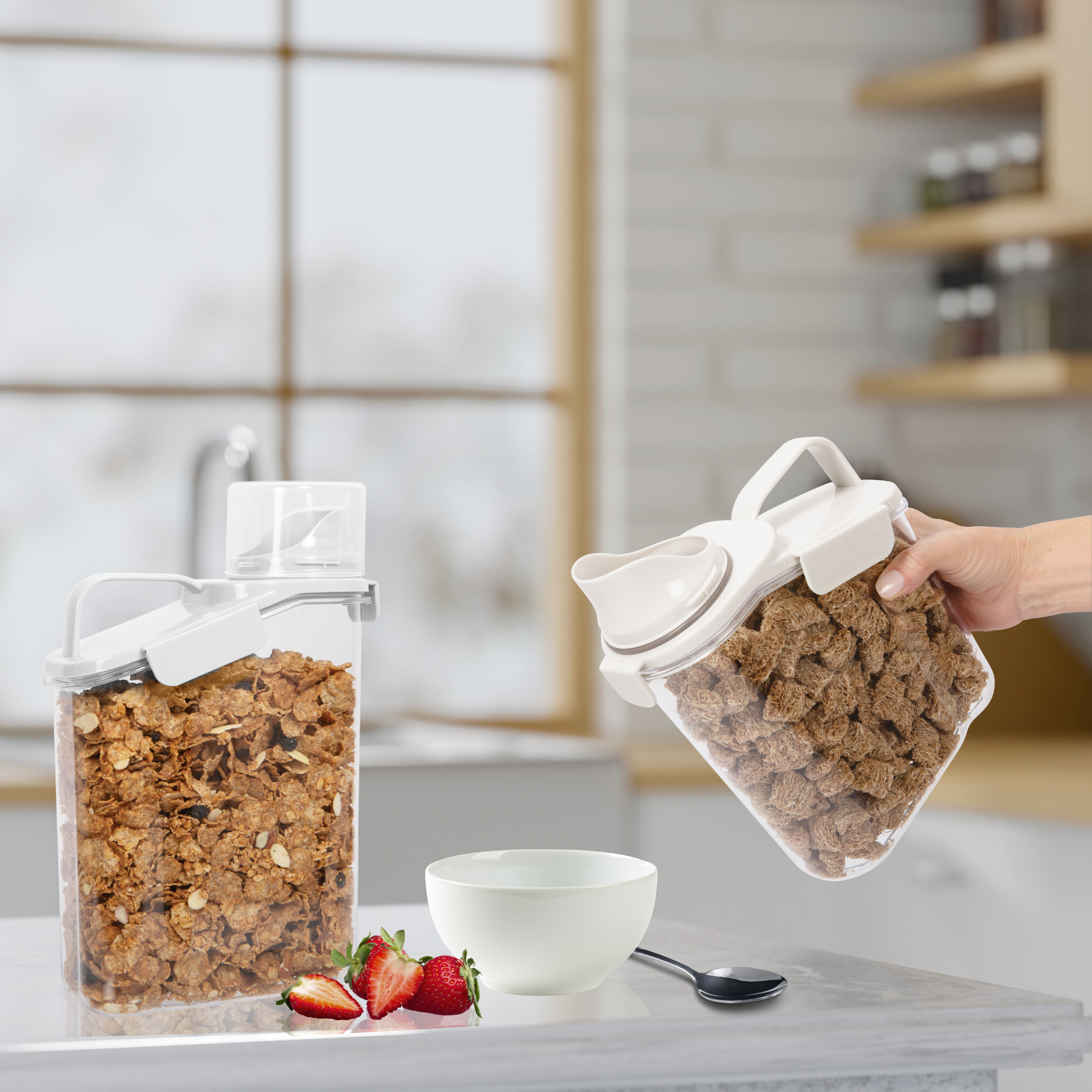 Oggi - Wholesale Food Storage Container - Food Container - Easi Pour & Airtight - 60 fl oz / 1.8 lt6