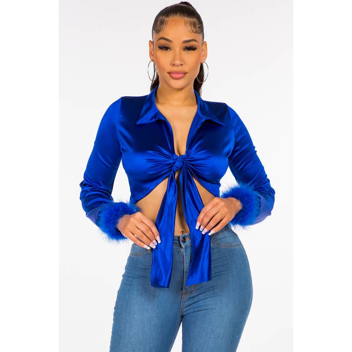 Top corto sexy con maniche in pelliccia lucida T6226 per la vendita all'ingrosso da parte di Uptown Apparel