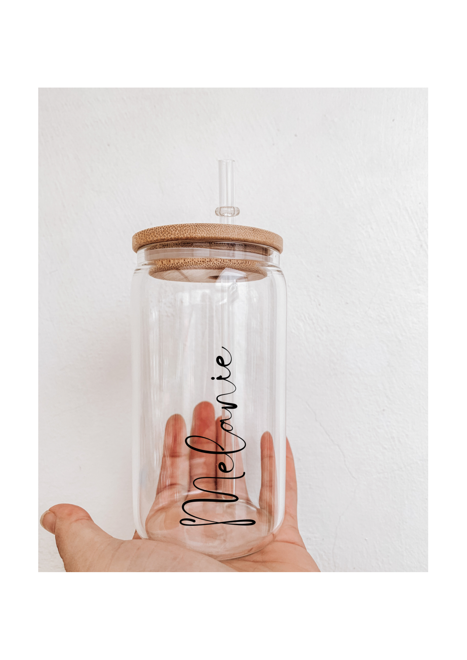 Dottie Wombat – wholesale Drinking glass/cup – Personalised beer can glass with bamboo lid and straw0