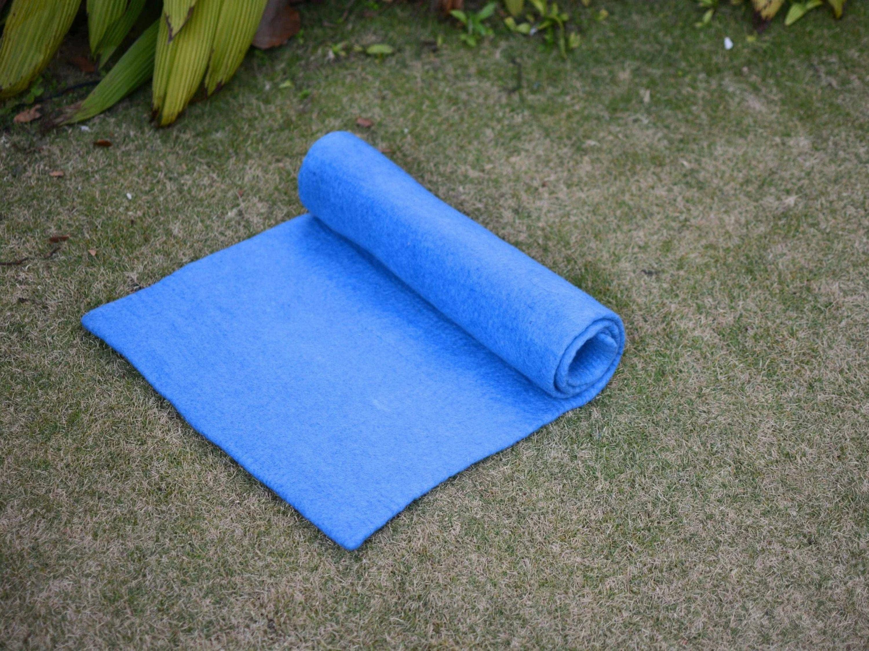 Woollyfelt - Vente Tapis de yoga - Tapis de yoga en laine feutrée fait main : antidérapant et pliable2