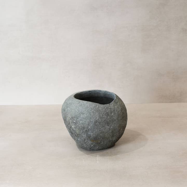 Botanical Boys - Wholesale Plant Pot - River Stone Planter Pot No9