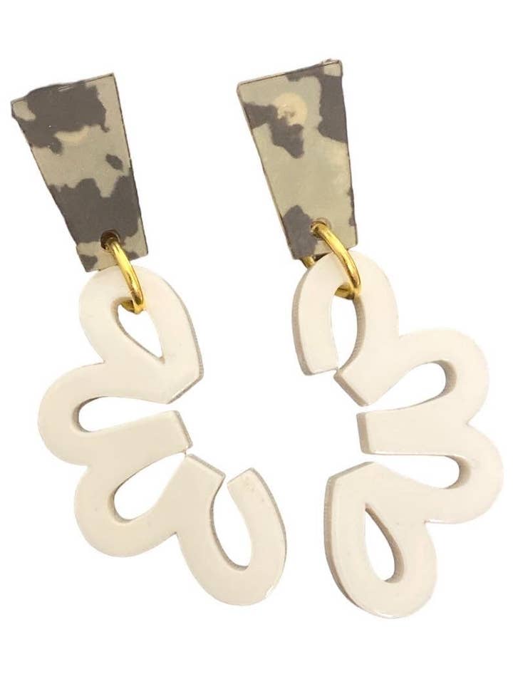 Oorbellen met scharnier van bot en schildpad voor wholesale door Remnant Jewelry