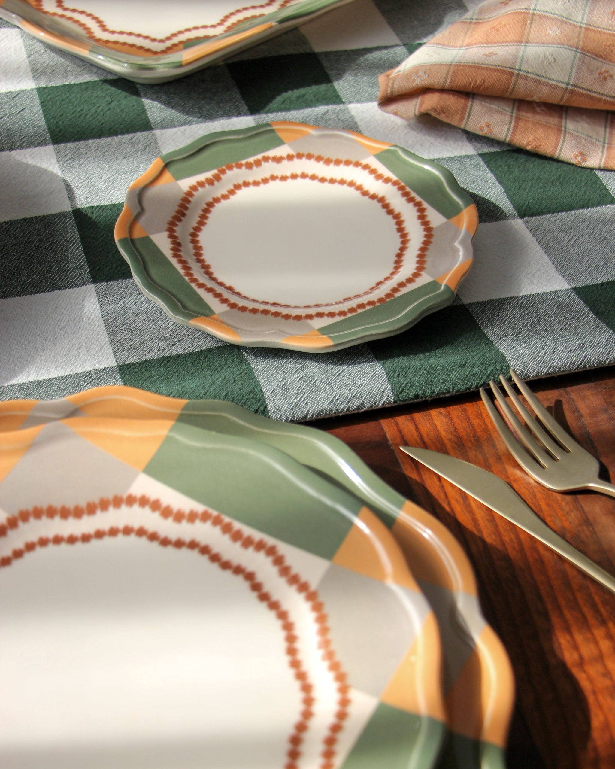 Pó de Barro – wholesale Dinner plate – Portuguese Picnic Golegã Bread Plate4