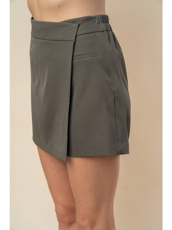 Olive P40686 High Waisted Solid Woven Shorts for wholesale on Faire3