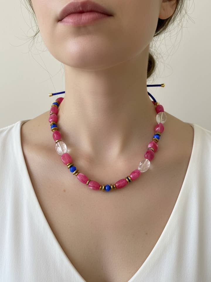 HIL13 - Collier à cordon réglable rose et bleu pour la vente par Gist Jewellery