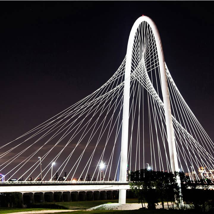 Der Untersetzer „Hunt Hill Bridge at Night“ für den Großhandel von South Austin Gallery