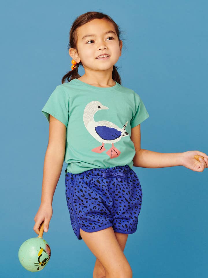 T-shirt graphique Boobie à pieds rouges pour la vente par Tea Collection