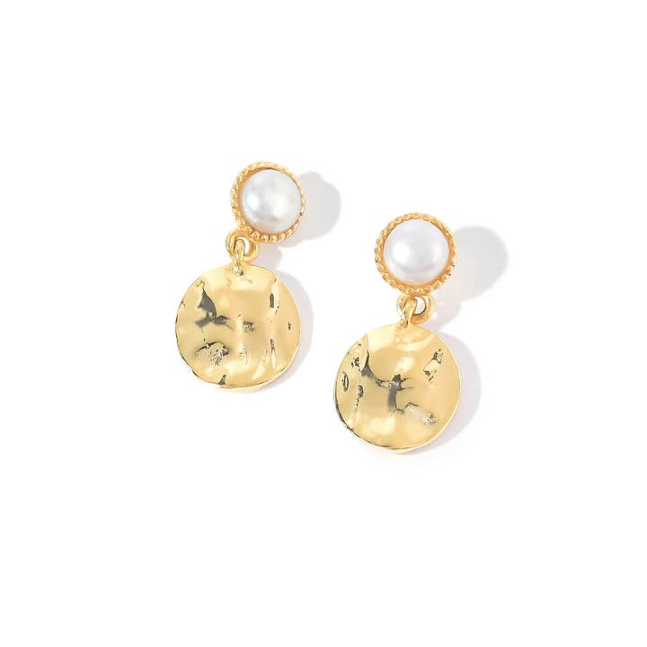 Tiramisu - Wholesale Stud/Post Earrings - Gold Plated Silver Elegant Pearl and Gold Disc Drop Earrings0