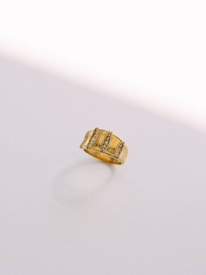 Anello in oro Ruth Crystal per la vendita all'ingrosso da parte di BELJOY