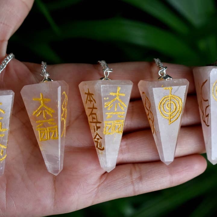 Reiki Pendulum | Rose Quartz | Crystal Reiki Pendulum for wholesale by Soothing Crystals