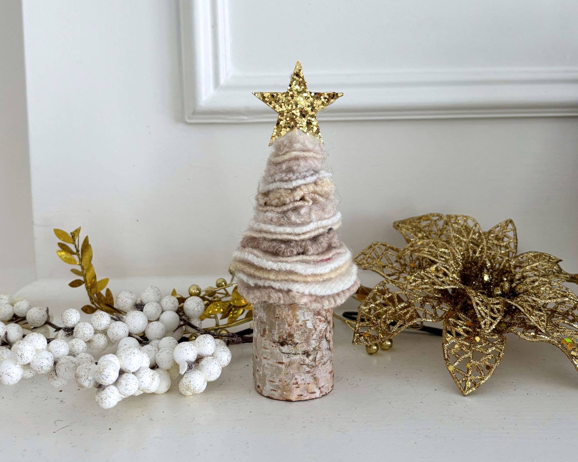 One Stitch Away – Engroshandel Julepynt – Mini juletræ af filt i uld