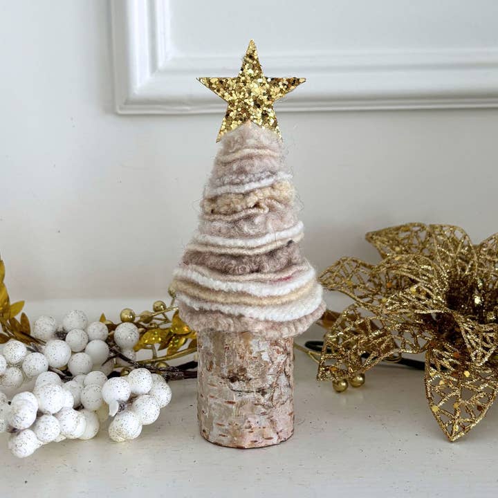 One Stitch Away – Engroshandel Julepynt – Mini juletræ af filt i uld0