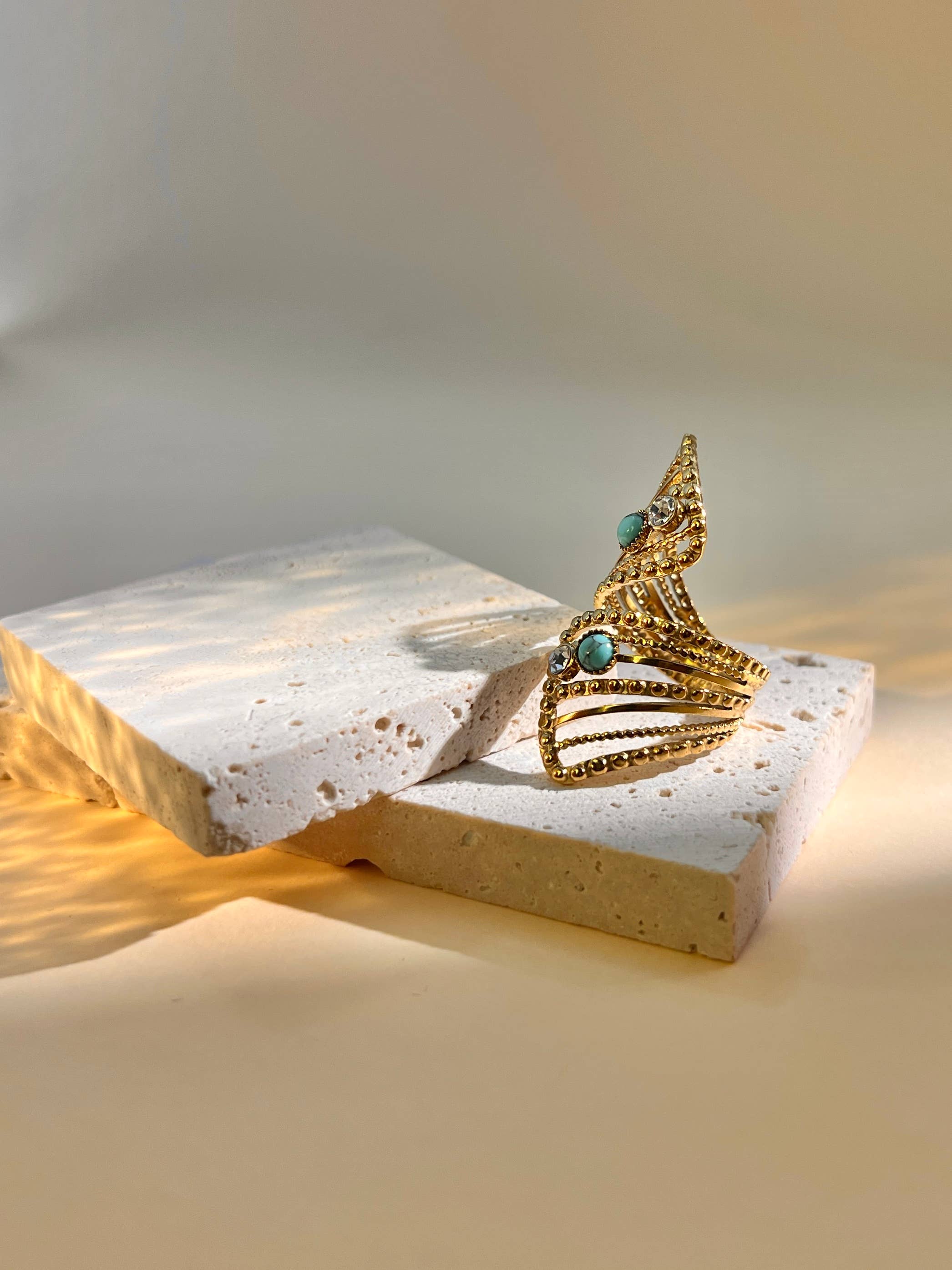 COSMOS – Großhandel Cocktail-/Statement-Ring – Verstellbarer Edelstahlring mit gedrehtem Design4