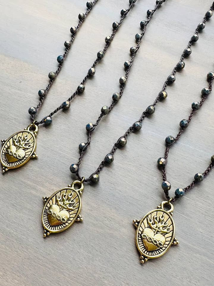 Mitternachtstraum des Heiligen Herzens gehäkelte Kristallkette für den Großhandel von Twist Style