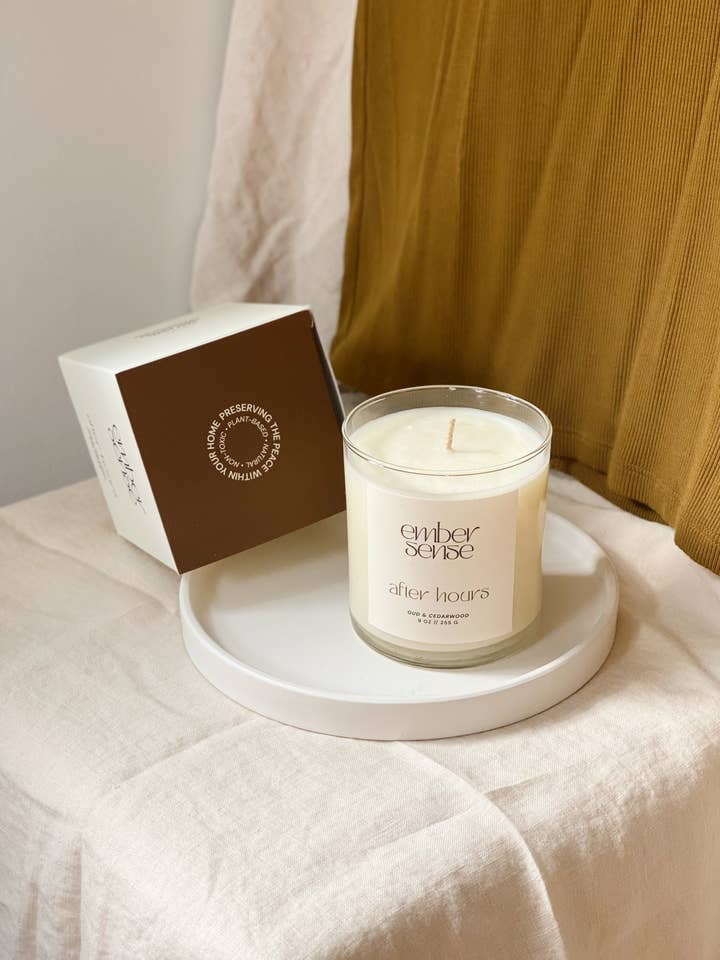 APRÈS LES HEURES DE BUREAU - OUD ET BOIS DE CÈDRE pour la vente par Ember Sense