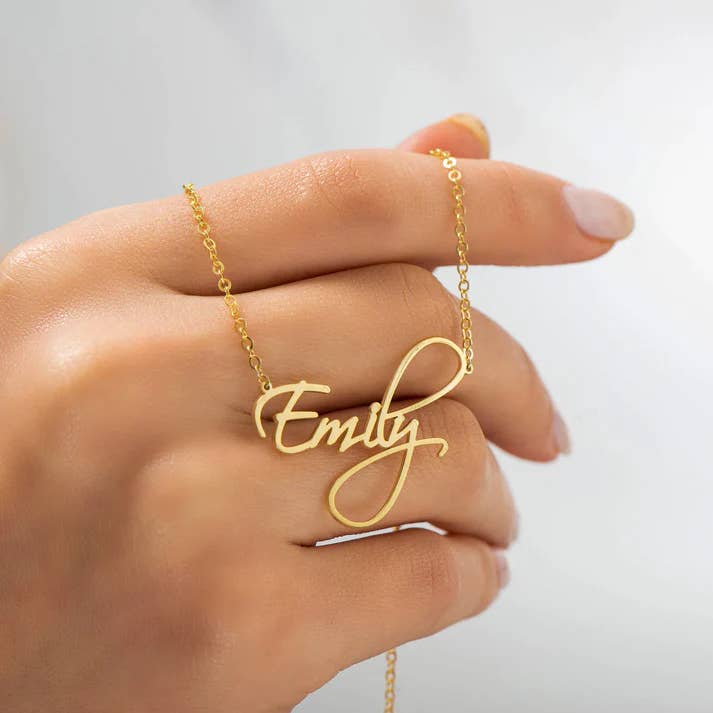 Collier personnalisé avec prénom pour lui et elle, cadeau, bijou pour couple pour la vente par fememdecor