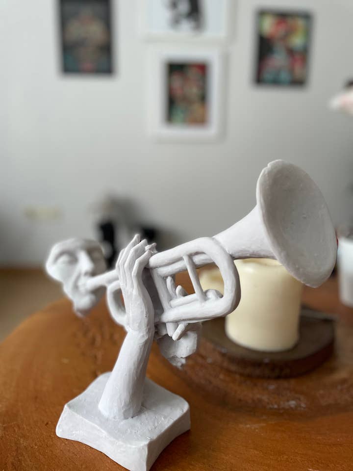 Grande statue sculptée d'artiste trompettiste pour la vente par RomaArtSculptures