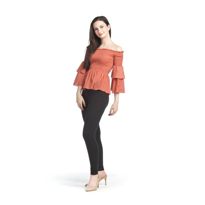 PT07063 RUST gesmokte OTS-blouse met gelaagde klokmouwen voor wholesale door Papillon