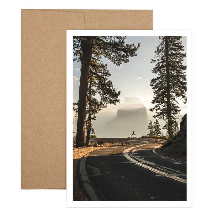 Tarjeta de cumpleaños de papel reciclado Half Dome para venta al por mayor de Salty Dog Publishing