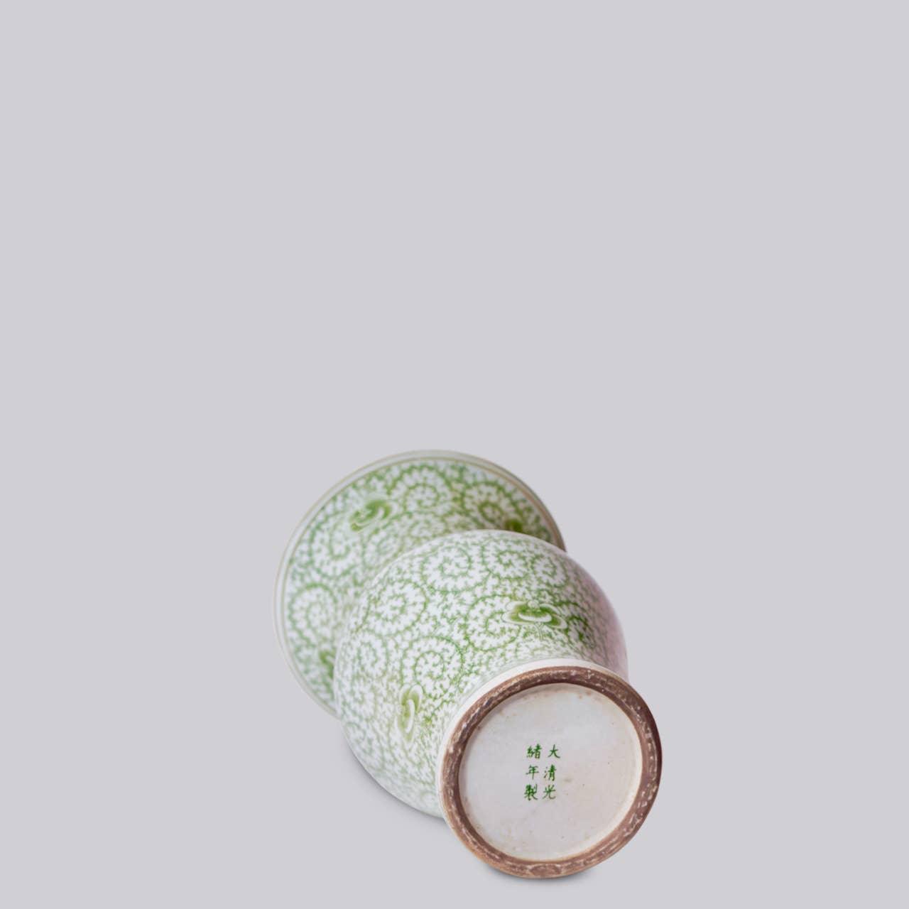 Cobalt Guild - Wholesale Vaas - Groen-witte porseleinen trompetvaas met scrollende pioenroos3