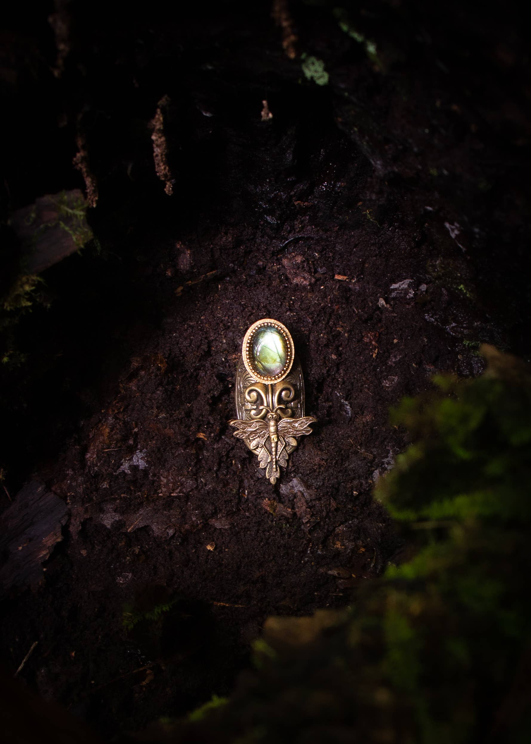 Trollbinde - Wholesale Cocktail/Statement Ring - Cavern Lantern Finger Armor3