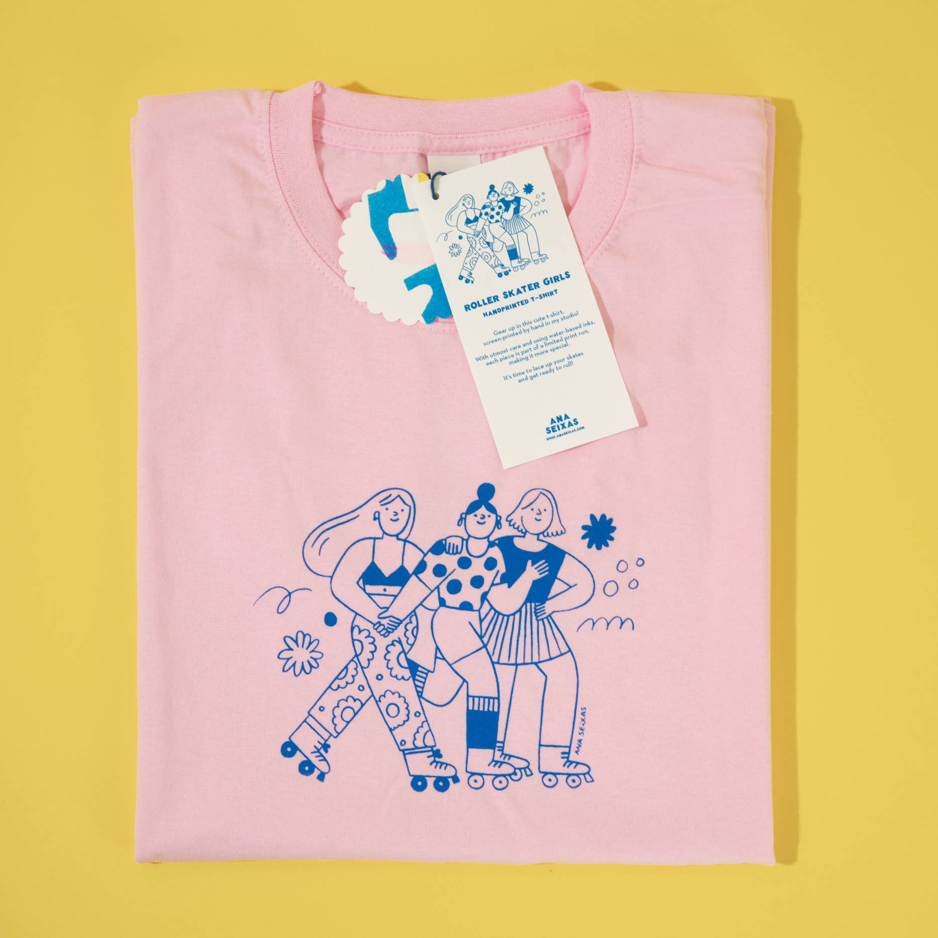 Ana Seixas - Vendita all'ingrosso Maglietta serigrafata - Donna - T-shirt rosa chiaro con stampa di ragazze su pattini a rotelle - Ana Seixas1