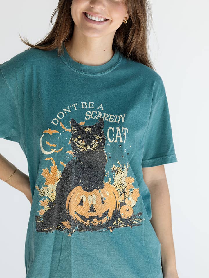 Camiseta No Seas Un Gato Asustadizo - Camiseta de Halloween para venta al por mayor de Girl Tribe Co