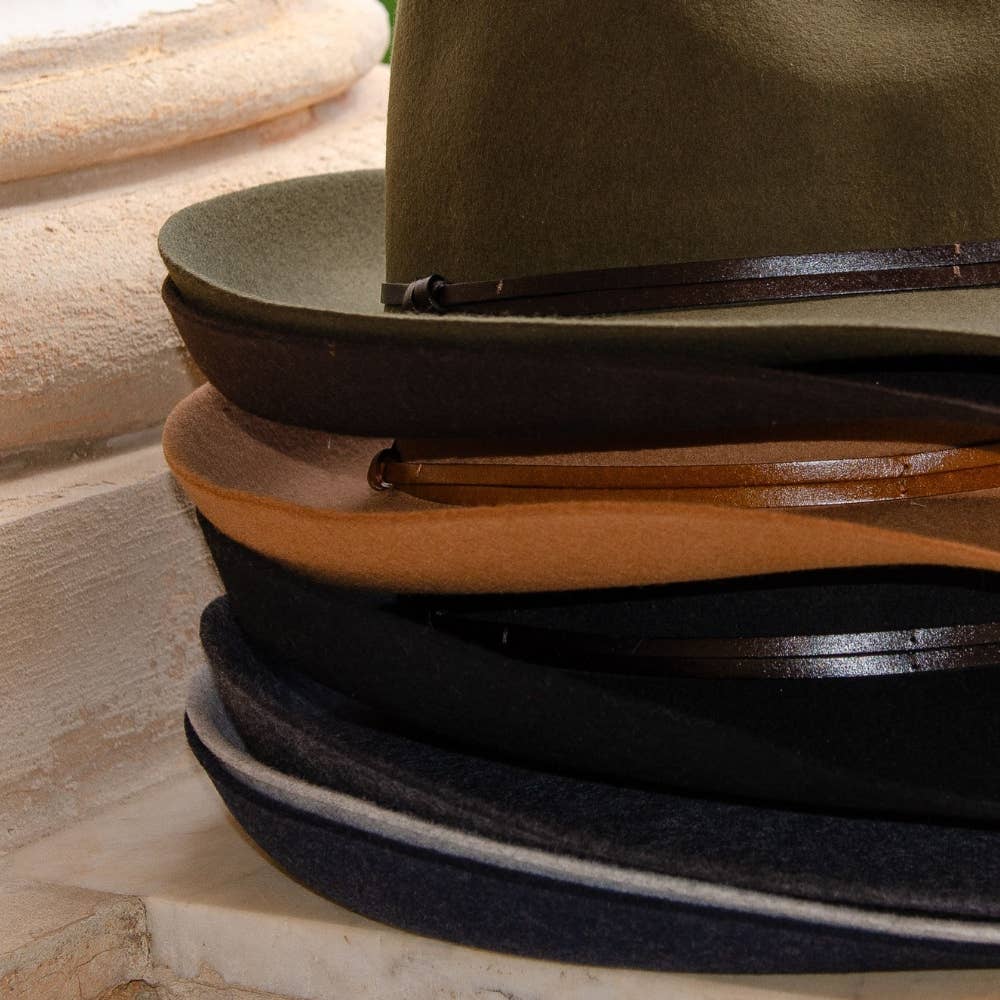 TRAVAUX EN COURS... – Großhandel Fedora-Hut – Damen – Filzhut mit Lederband und rohem Rand38