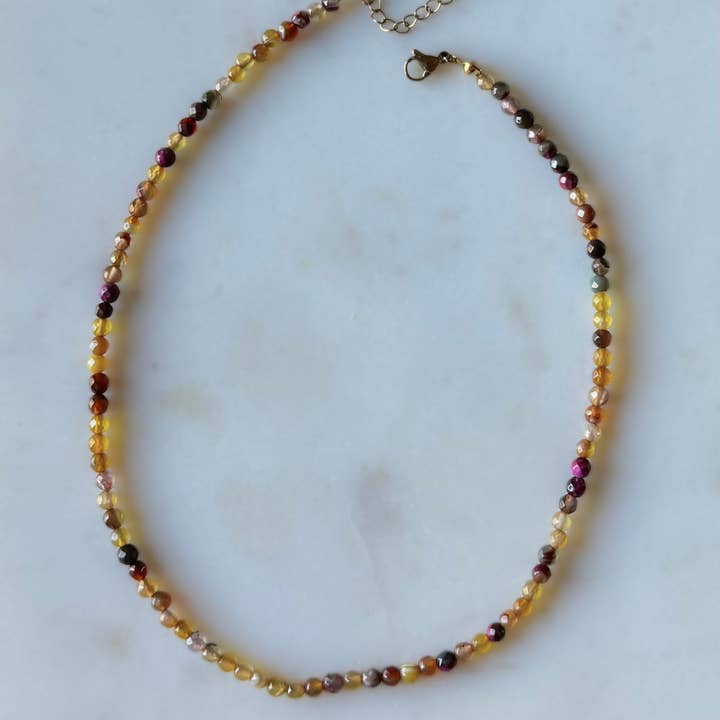 Collier en perles d'agate | Coucher de soleil sur la prairie pour la vente par Alexandra Kathlyn Accessories