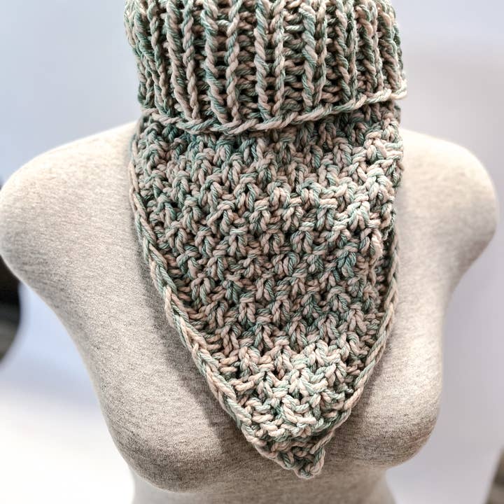 Hoagland Handmade - Wholesale Scarf - Women's - Virginia hand-dyed merino hand-knit chunky cowls4