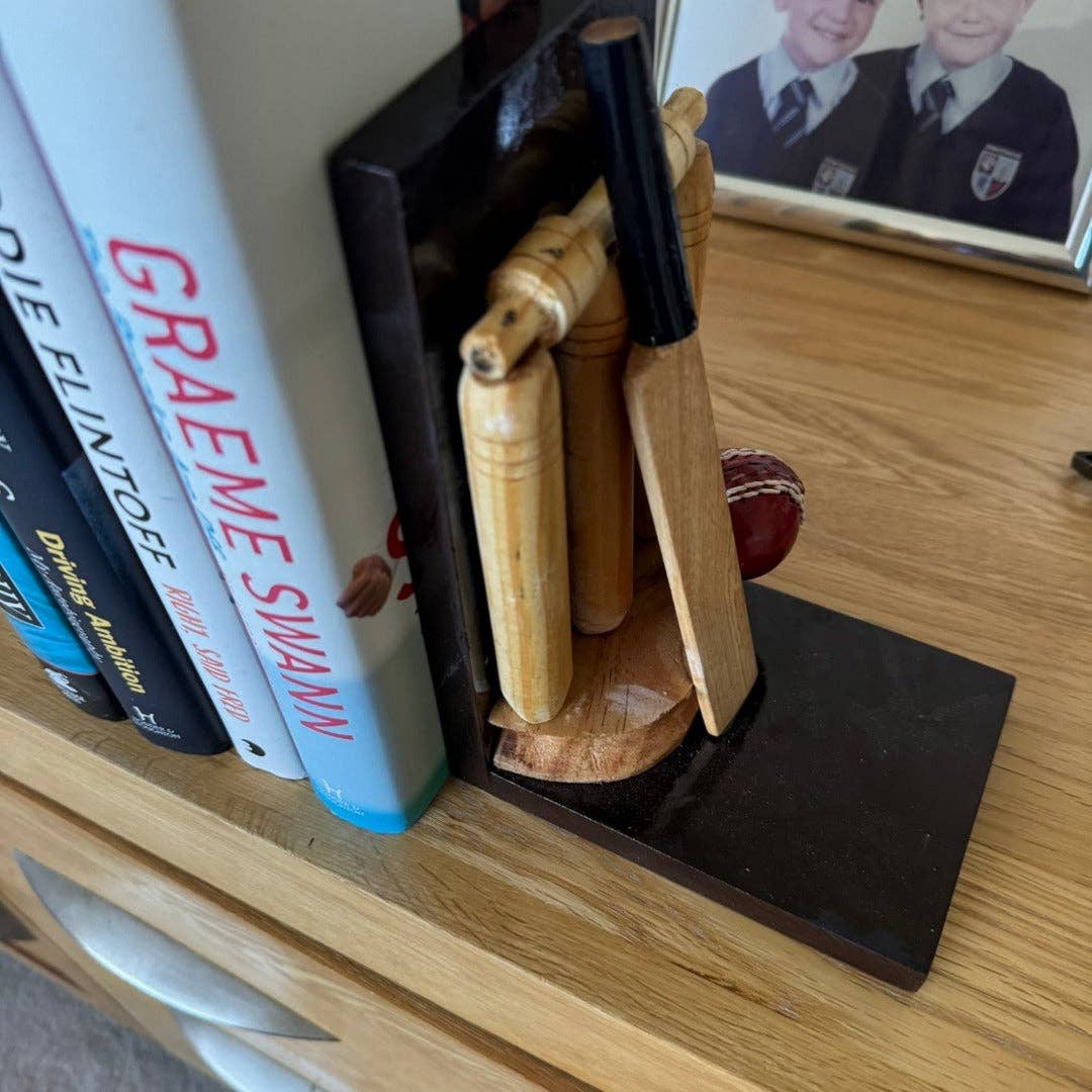 SPORTGIFTZ – wholesale Bookend – CRICKET-GIFTS Cricketing Bookend Single Unit, Wooden, 22cm high, Can also be used as a presentation trophy4