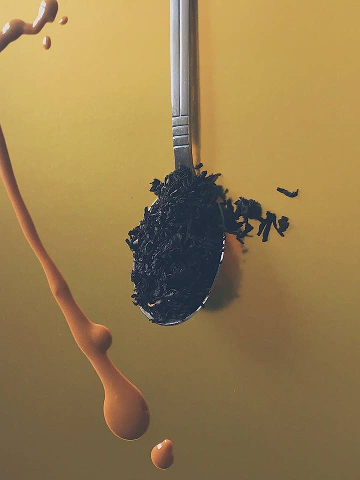 Creme De Coeur - Caramel Black Tea (40G Tin) for wholesale by Thés Lac Rose