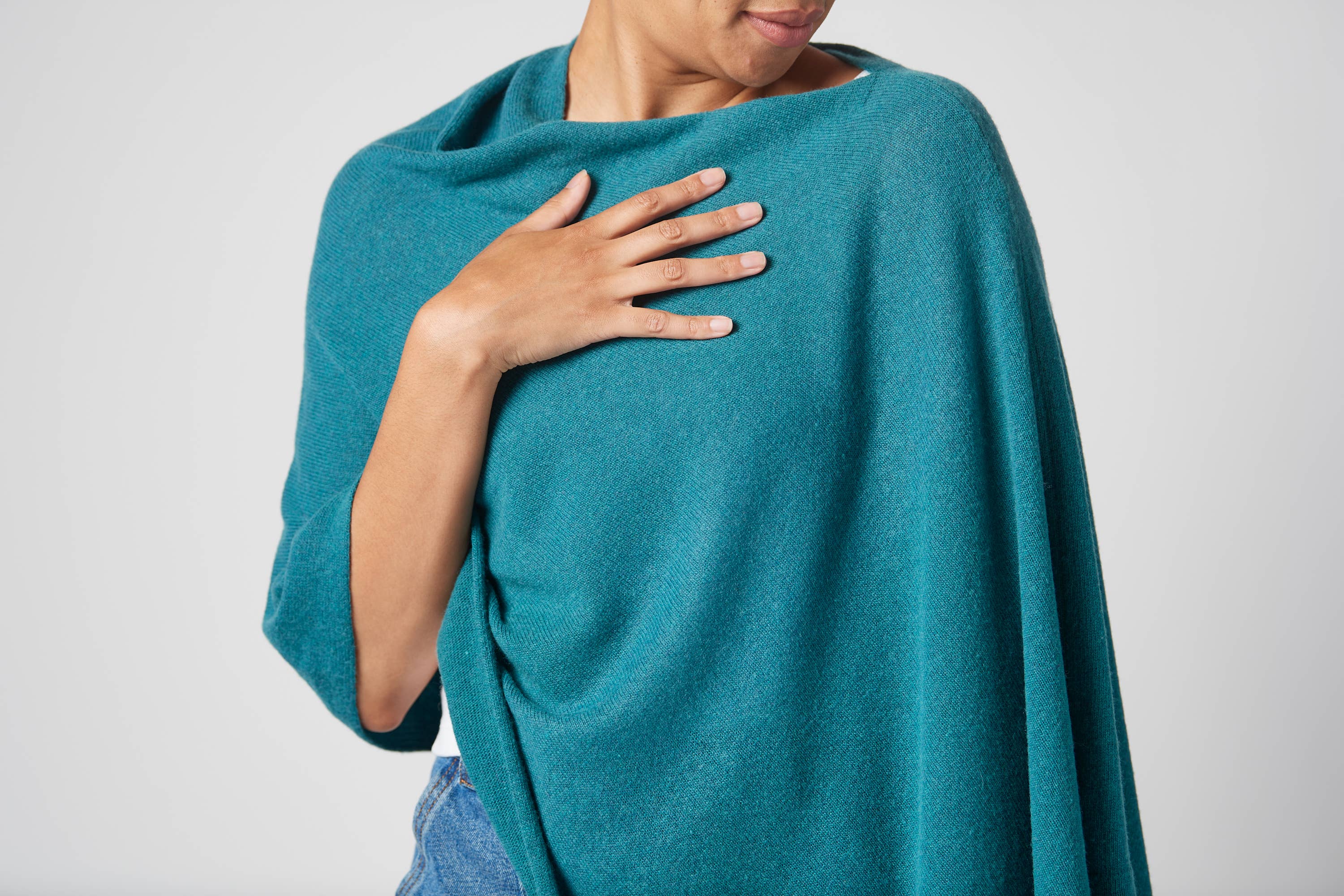 Margolis Pineo Italia - Wholesale Poncho - Women's - ROMA TRAVEL PONCHO - Cashmere-Blend Best Seller58