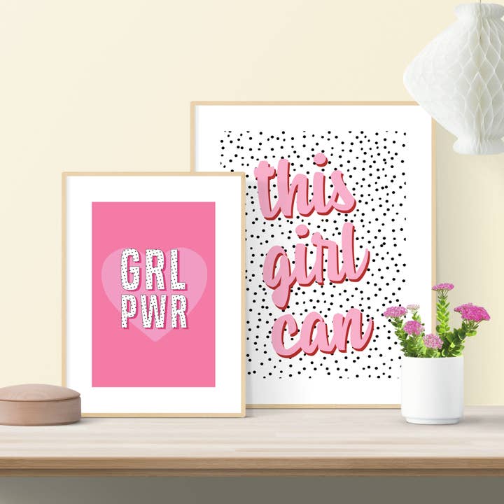 Denne pige kan motiverende citat pige magt plettet typografi print for engroshandel hos Design By Emma