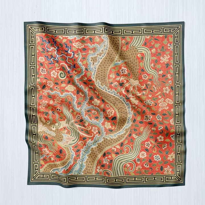 Fire Dragon, lussuosa sciarpa/scialle quadrata/boho, realizzata su ordinazione, fatta a mano e cruelty free per la vendita all'ingrosso da parte di Ebon et Noir LLC