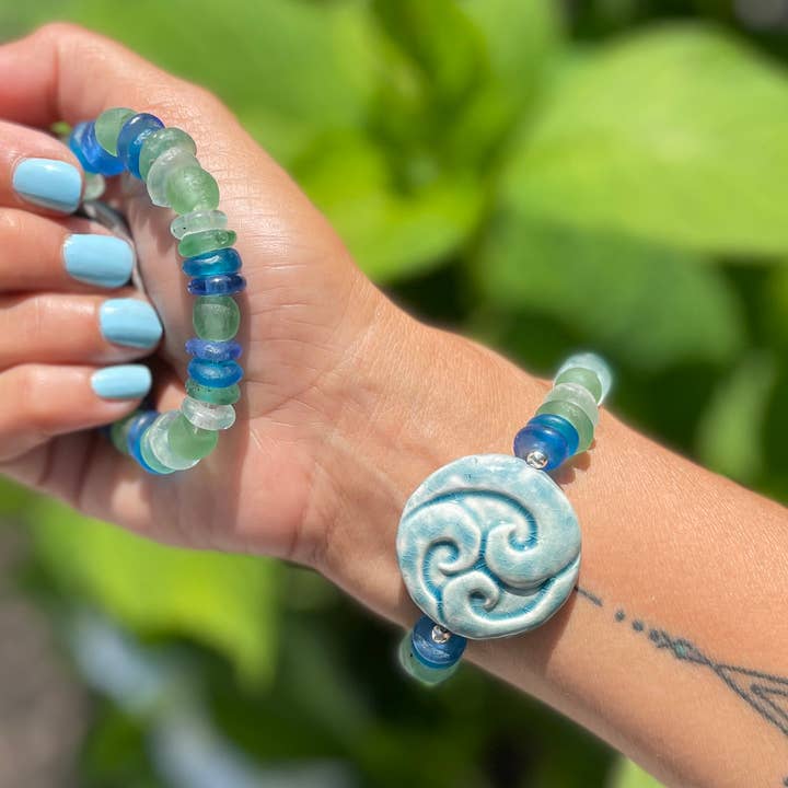 Bracelete estirável com pingente de cerâmica e vidro fundido africano 14DB por atacado de Sea Ranch Jewelry