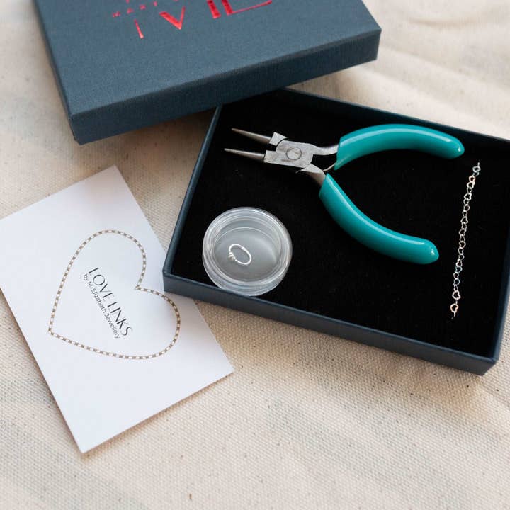 M. Elizabeth Jewellery - Wholesale Jewelry Set - Love Links™️ Permanent Anklet Kit13