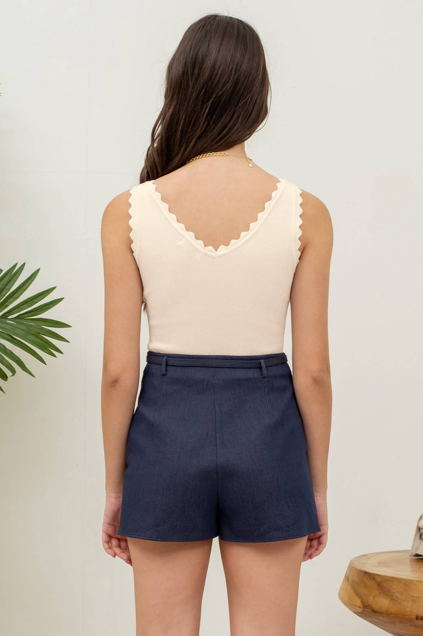 The Workshop Studio – wholesale Stickad topp - Dam – ÄRMLÖS TRÖJA MED KAMMUSSLINGSKANT STICKAD CROP TOP24