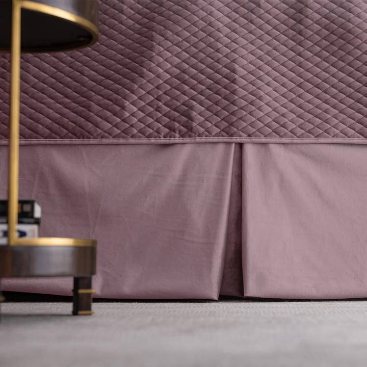 Jupe de lit ajustée Valentina Raisin 3/22X86 pour la vente par Lili Alessandra