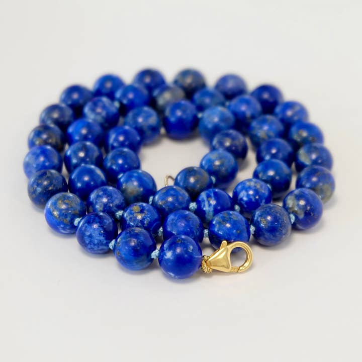 Collier en perles de lapis pour la vente par Coral Strands Fine Jewelry